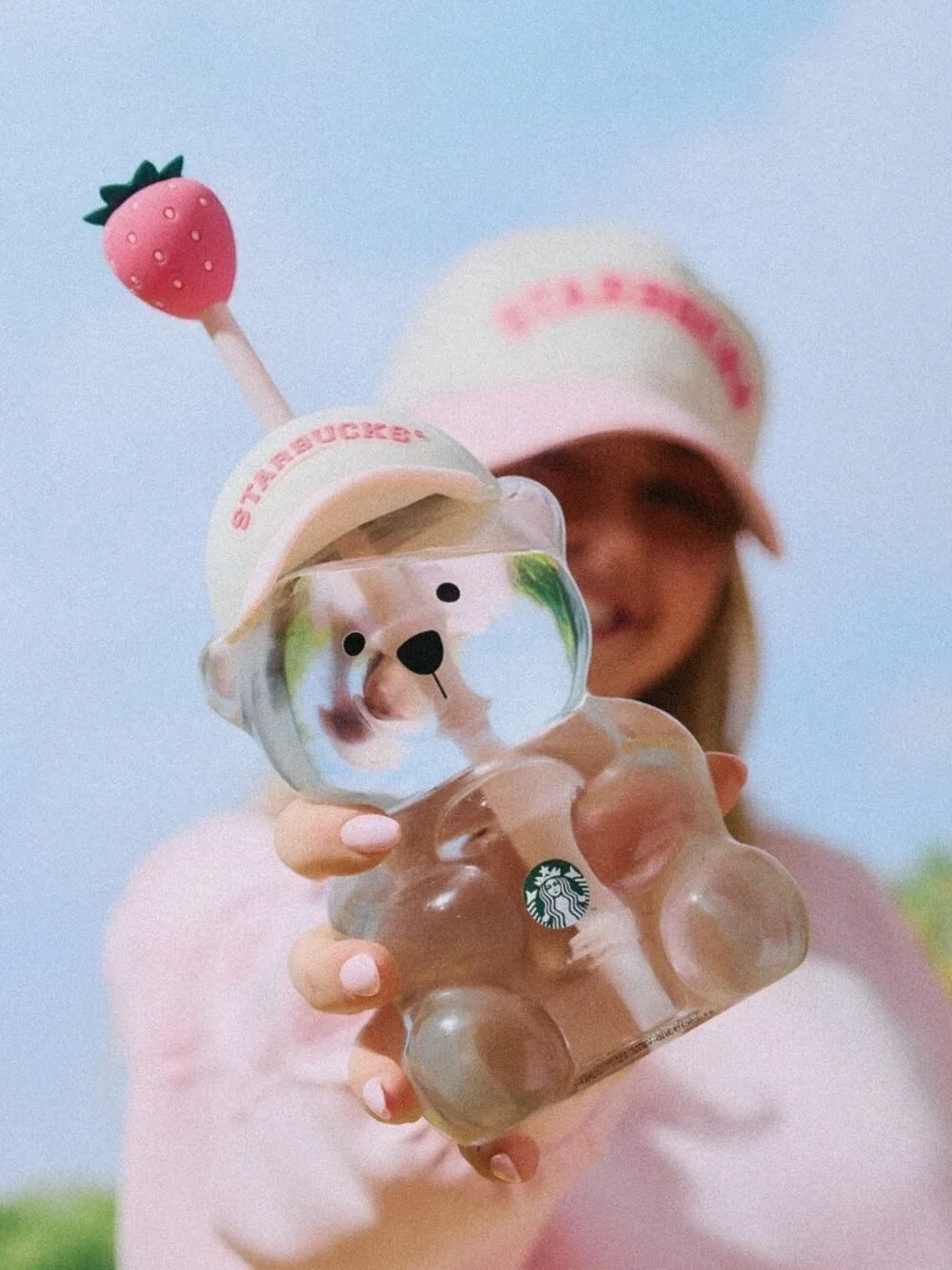2026 Starbucks Limited Edition Pink Bearista Glass Cup 20oz Strawberry